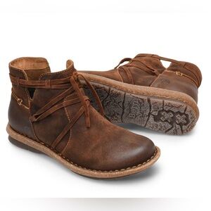 BORN TARKILN leather booties Glazed Ginger Distressed brown boots zip tie